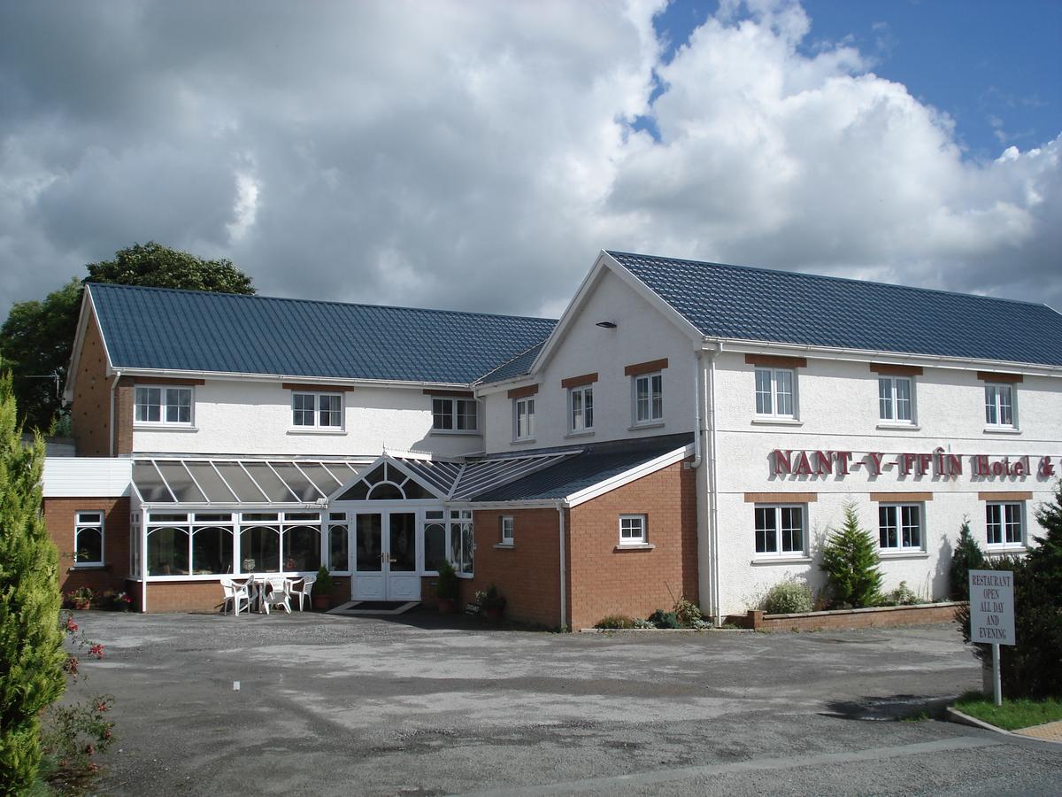 Nant-Y-Ffin Hotel Llandissilio Exterior foto